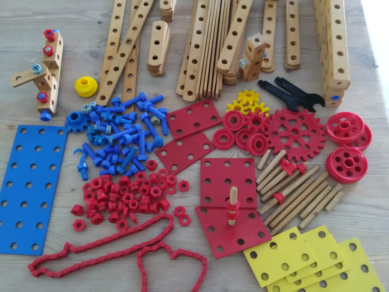 Billede 9 - Lego bilofix byggesæt i træ.