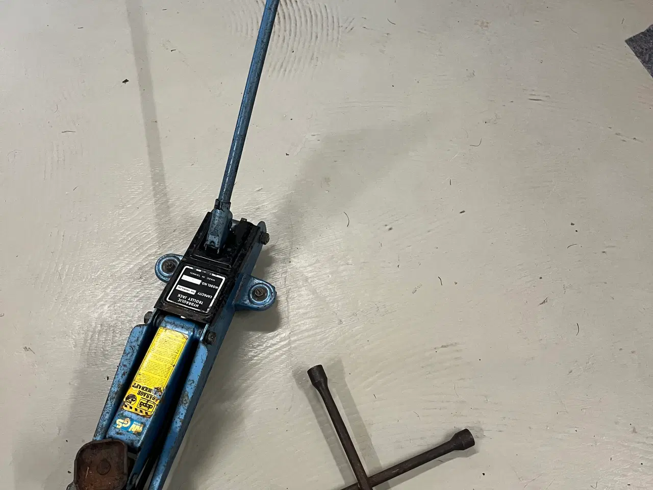 Billede 1 - 1 donkraft og 1 krydsnøgle