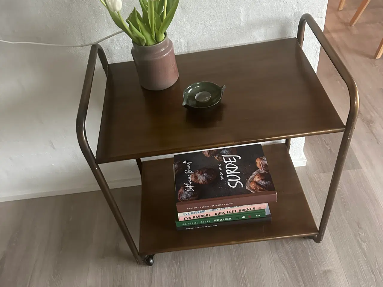 Billede 4 - Dekorativt Kobberfarvet rullebord/barbord