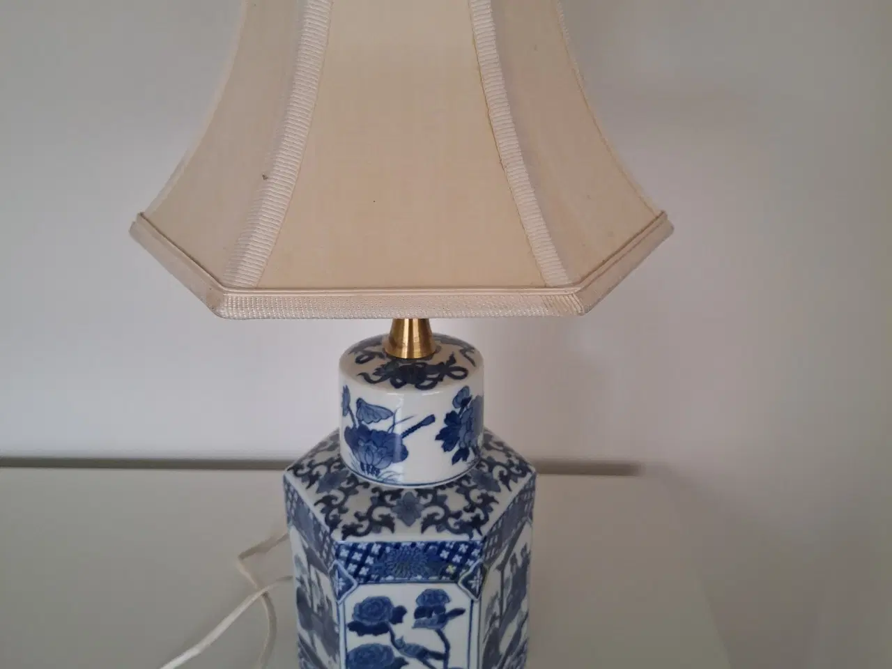 Billede 2 - Bordlampe 6 kantet ældre med japanske motiver. 
