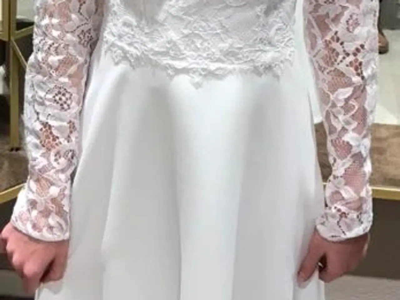 Billede 2 - Super flot konfirmationskjole i hvid, str. 36.