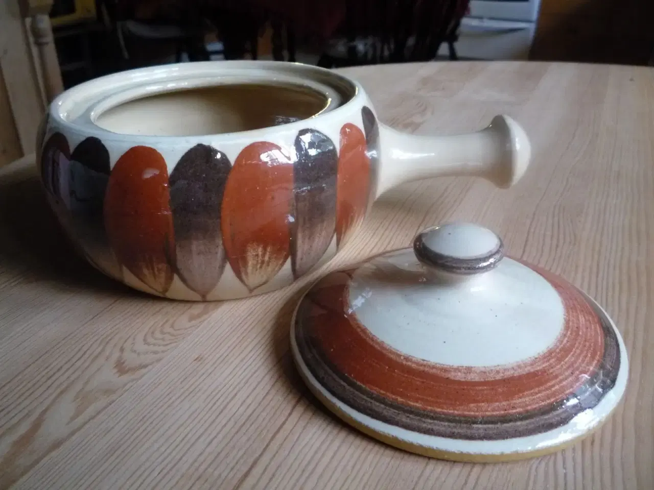 Billede 2 - Lillerød keramik, skål med hank