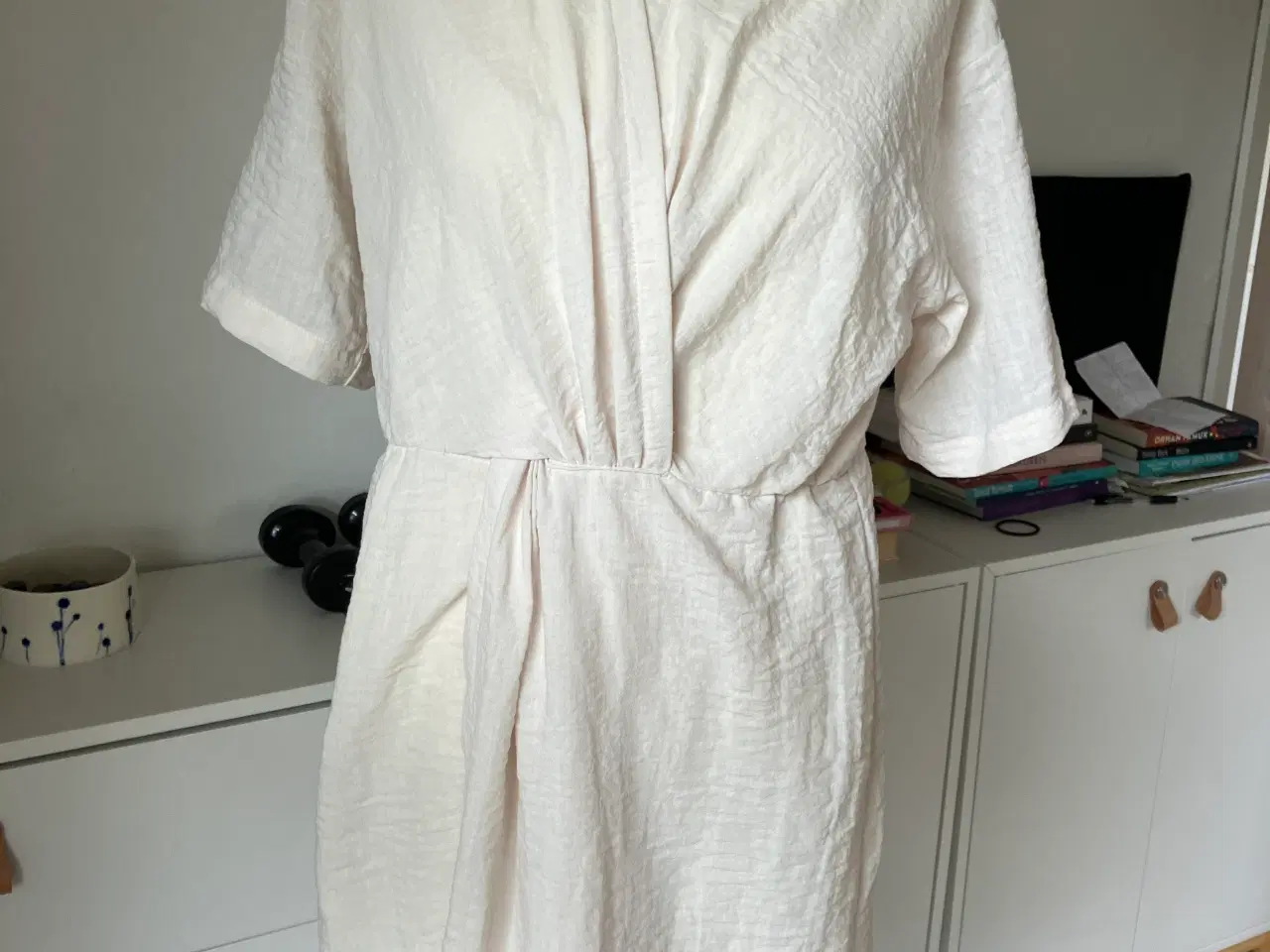 Billede 3 - Beige kjole fra Vero Moda, str. M