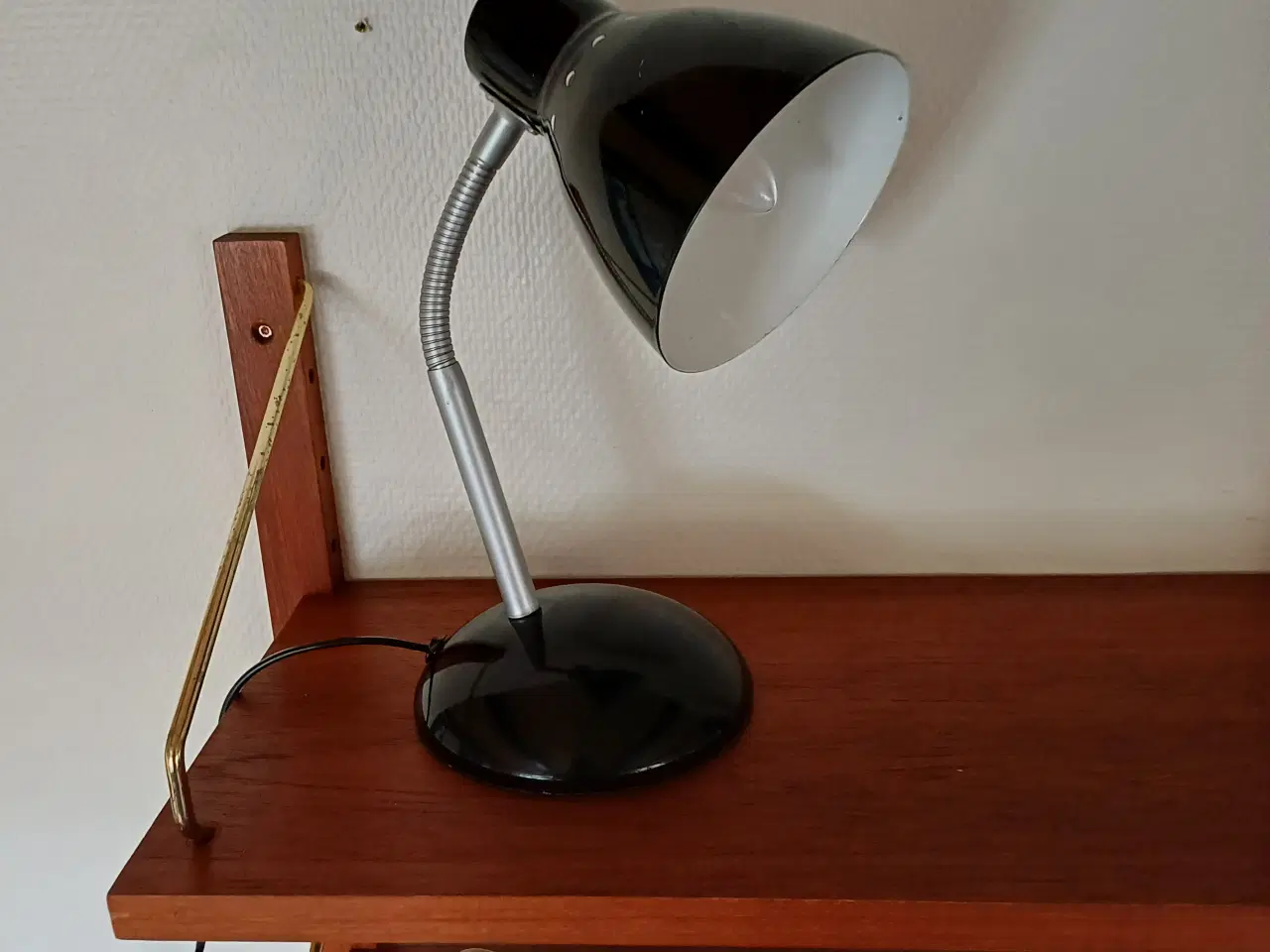 Billede 4 - Spændende og flot bordlampe 