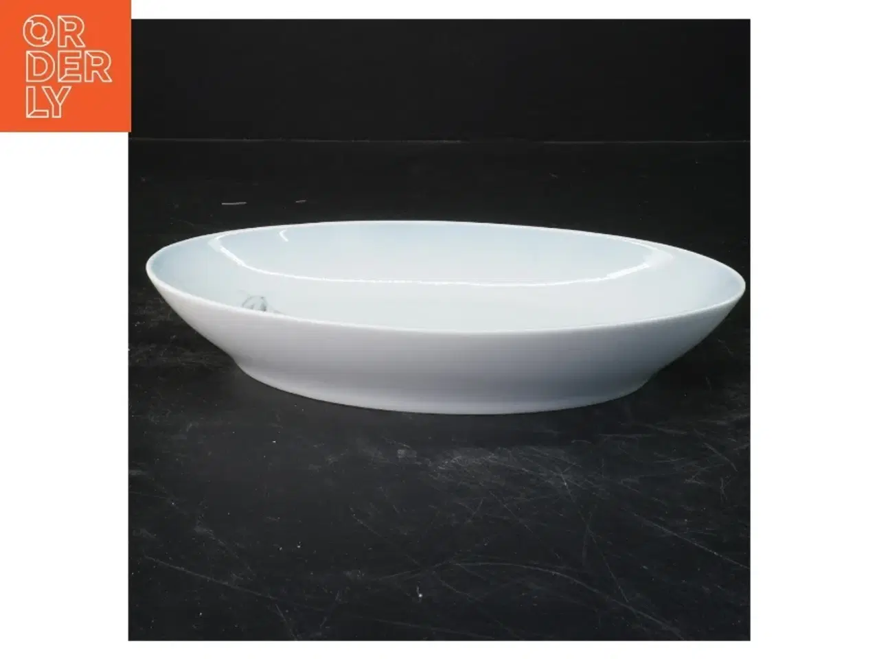 Billede 2 - Ovalt porcelæn fad fra B&G Løvfald (str. 4x23x15 cm)
