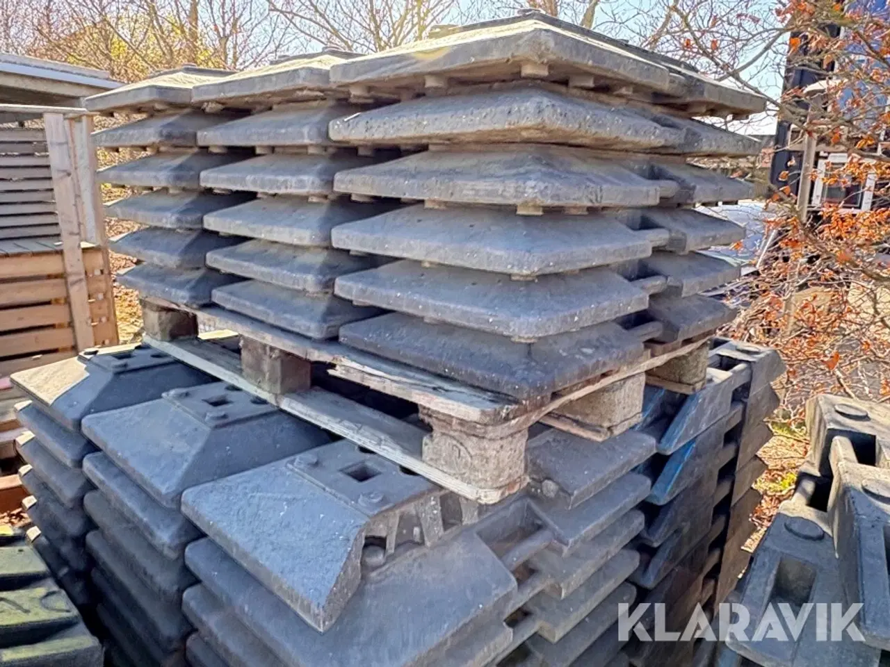 Billede 12 - Skiltefødder Nissen K1 og Klemfix 120 styk assorteret