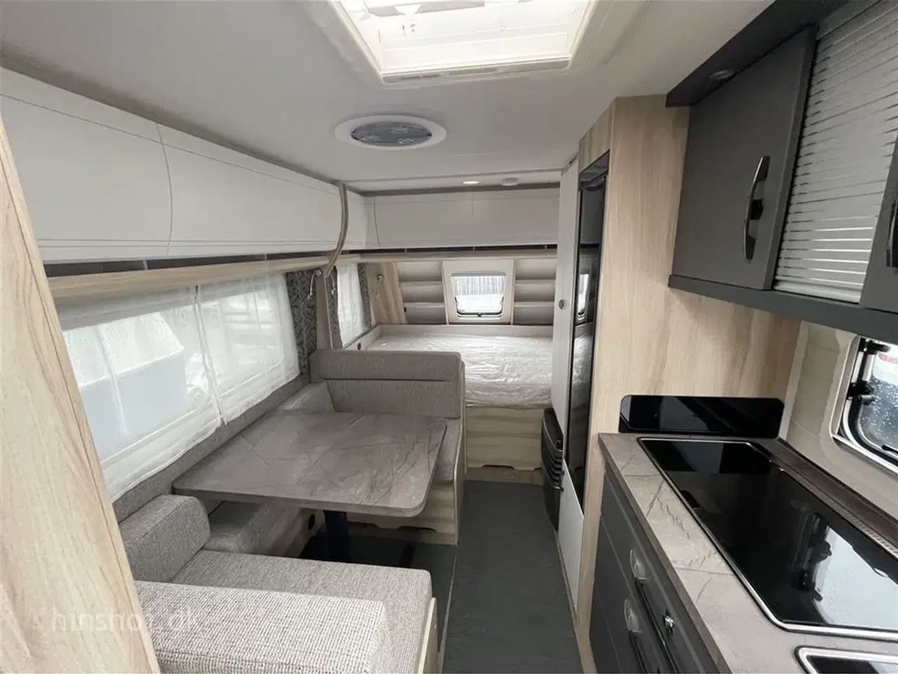 Billede 13 - 2024 - Hobby De Luxe 490 KMF   Med dobbeltseng og køjer fra Hinshøj Caravan A/S