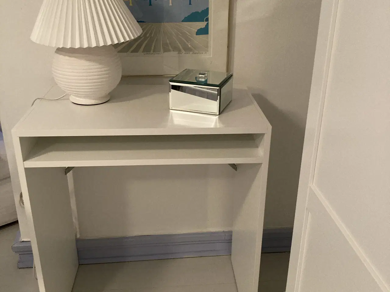 Billede 1 - Computerbord hvid mål h 70 cm bredde 75 cm dybde 5