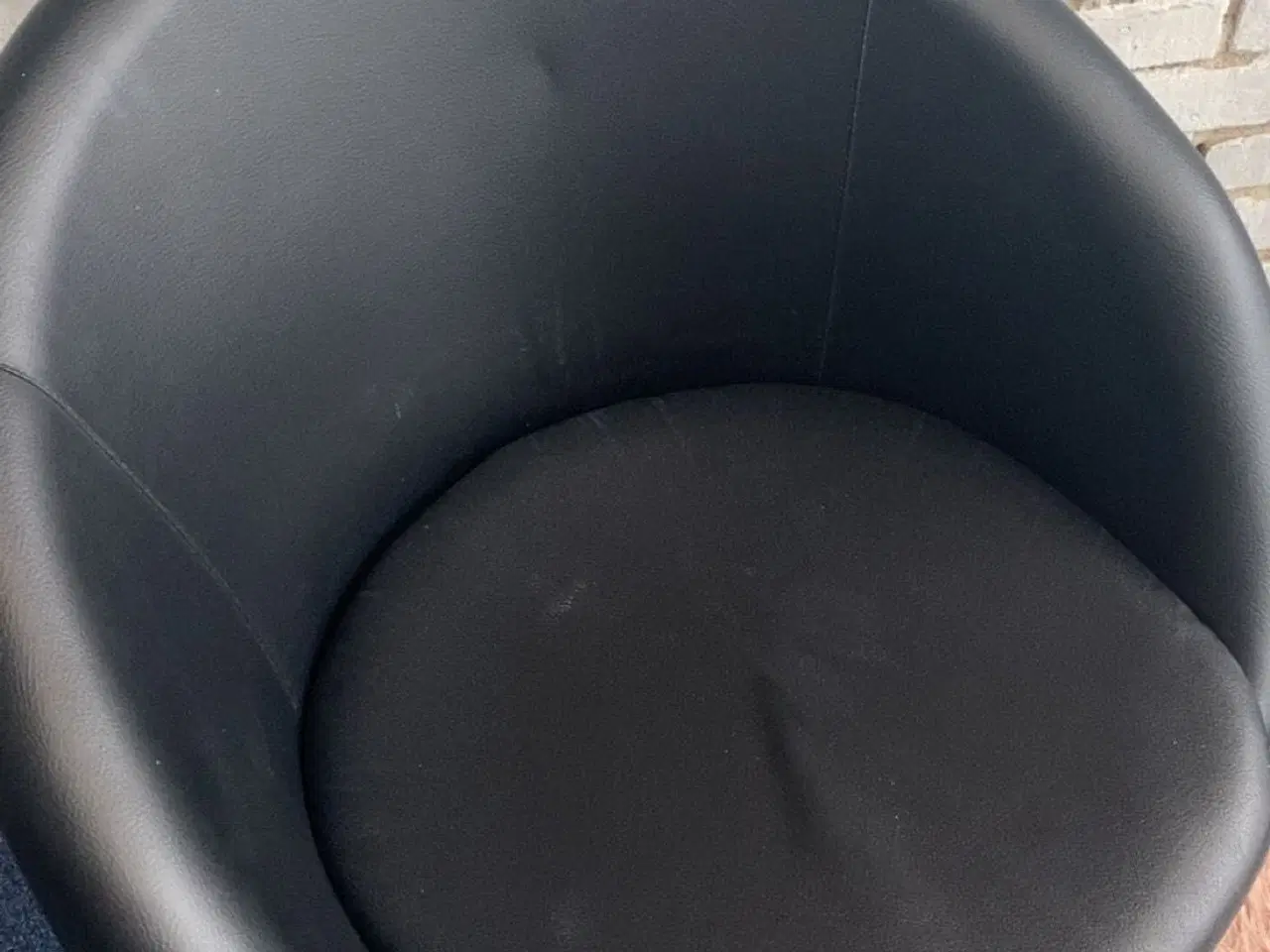 Billede 3 - Sort loungestol / drejestol