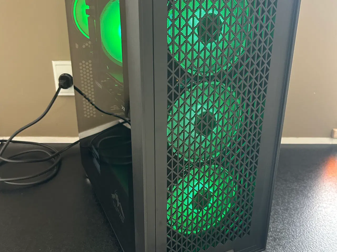Billede 4 - 💻 Gaming-PC med i7-8700K & RX 6600 🔥