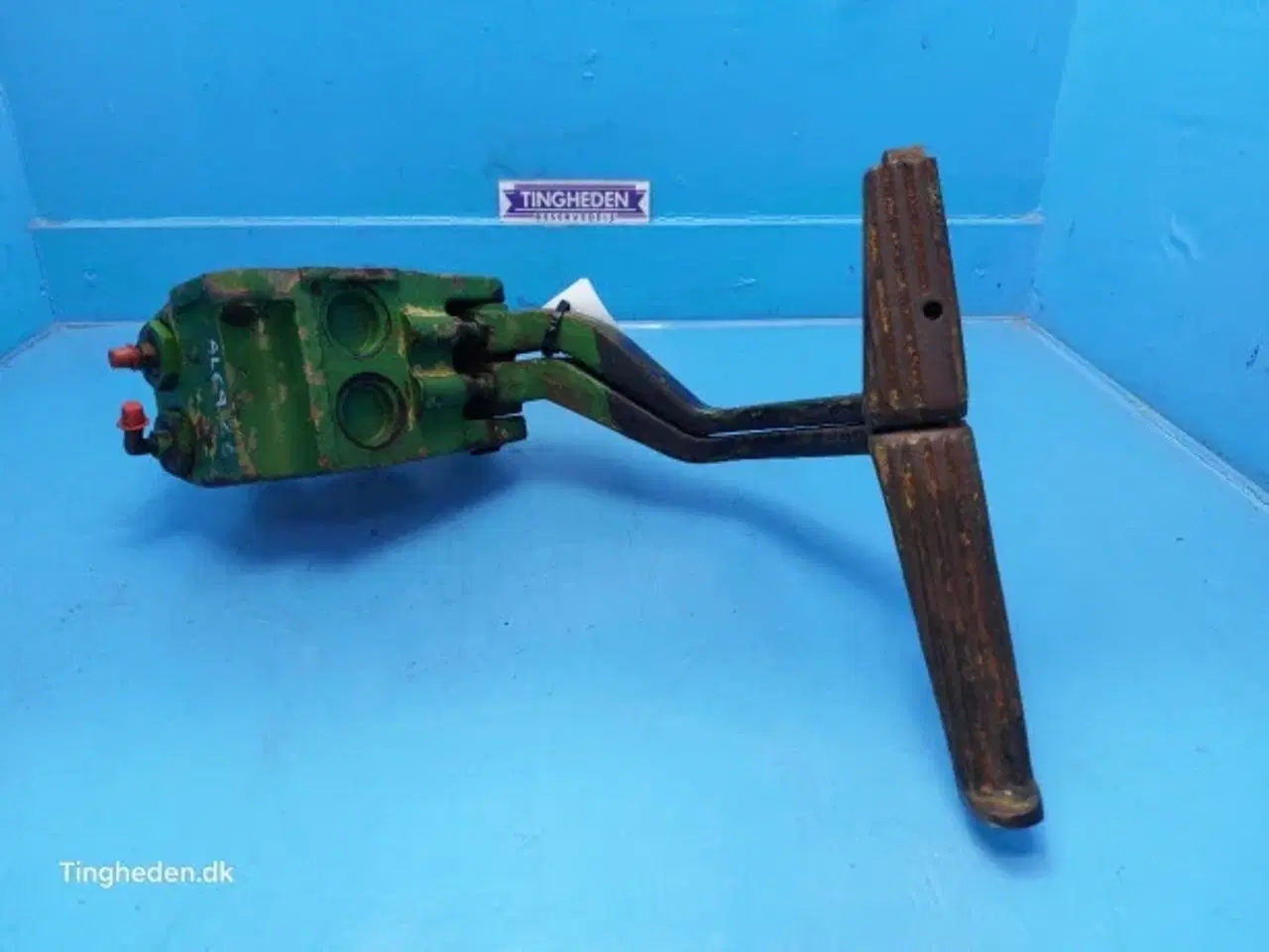 Billede 13 - John Deere 2040 Bremseventil AR53494