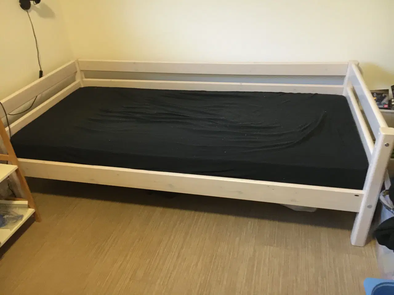 Billede 3 - FLEXA seng med madras og sengehest: barn fra 3 år