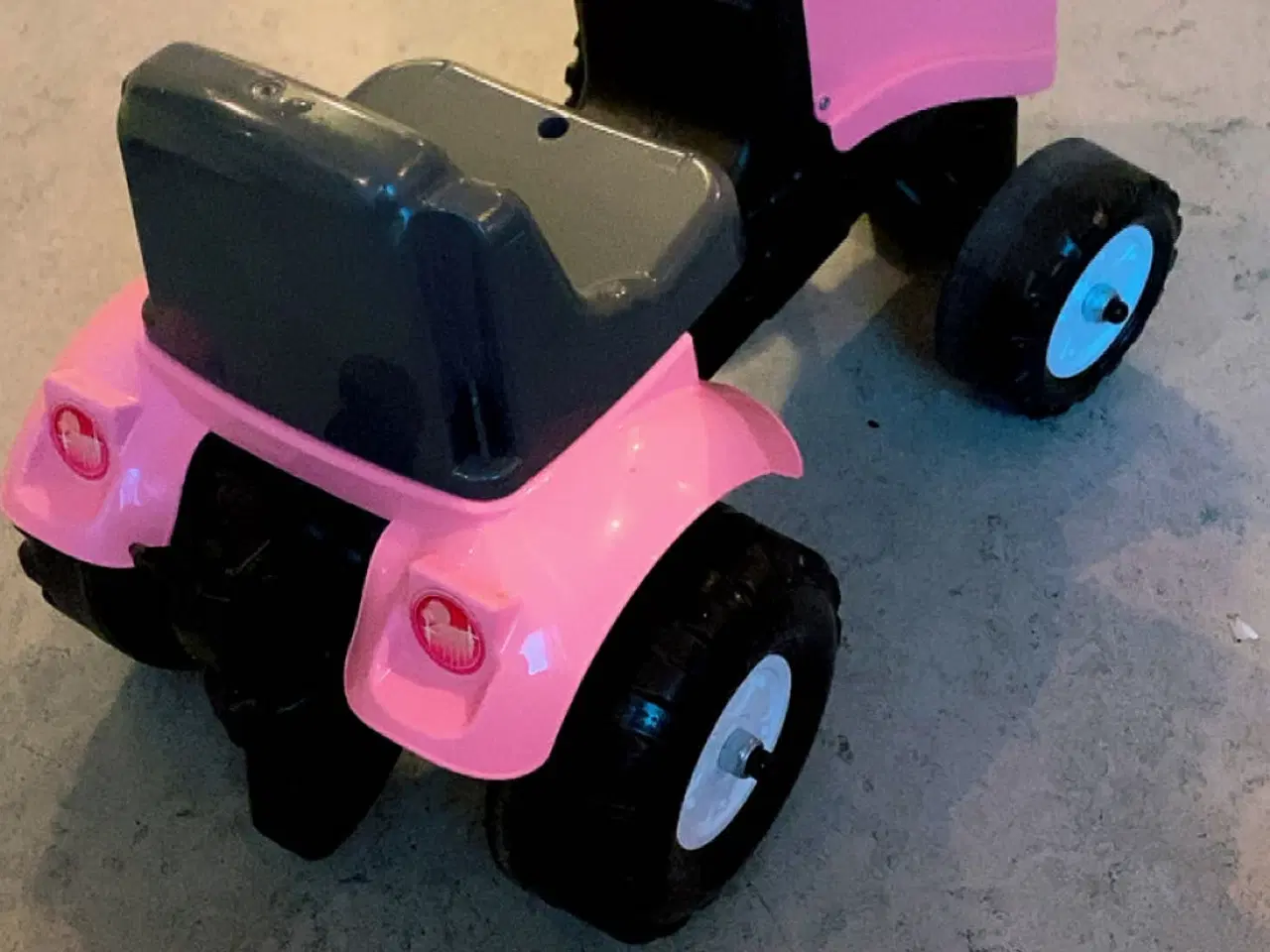 Billede 2 - Børne traktor 