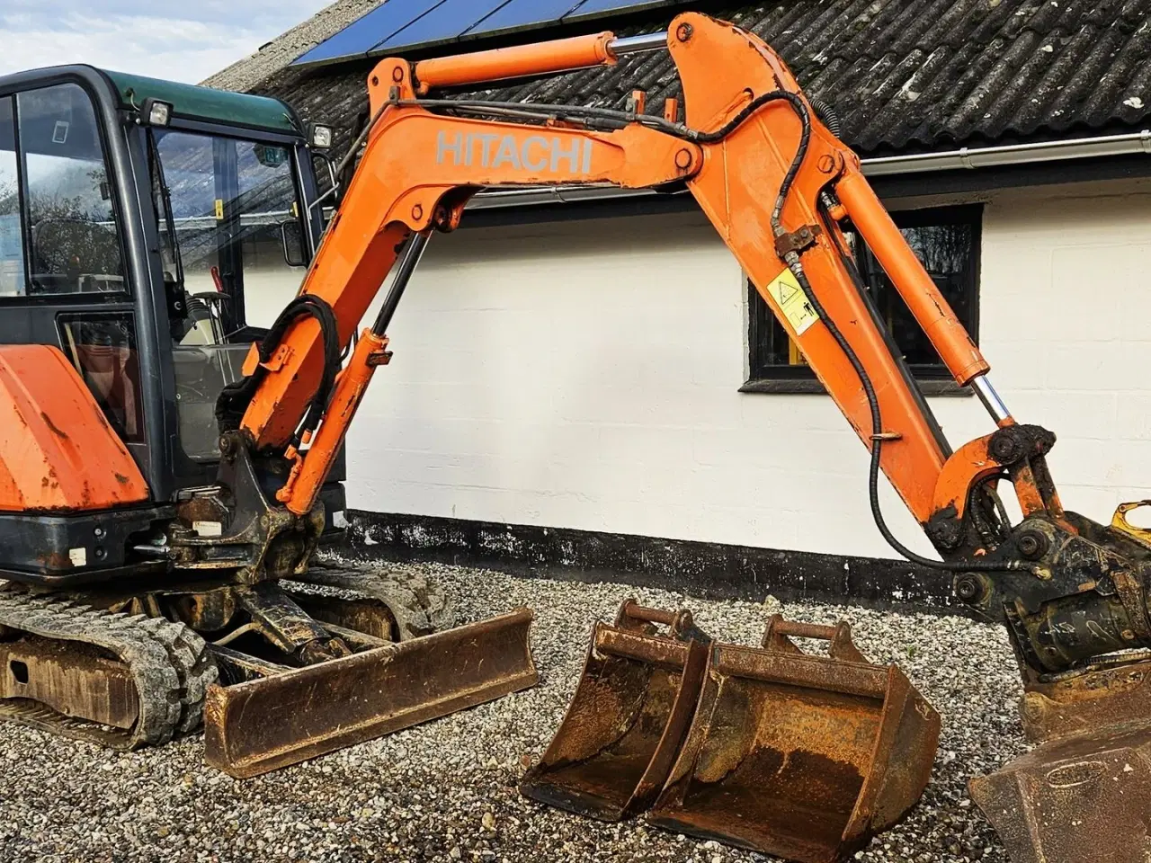 Billede 2 - Hitachi ZX27-3 / powertilt og skovlsæt / årgang 2013