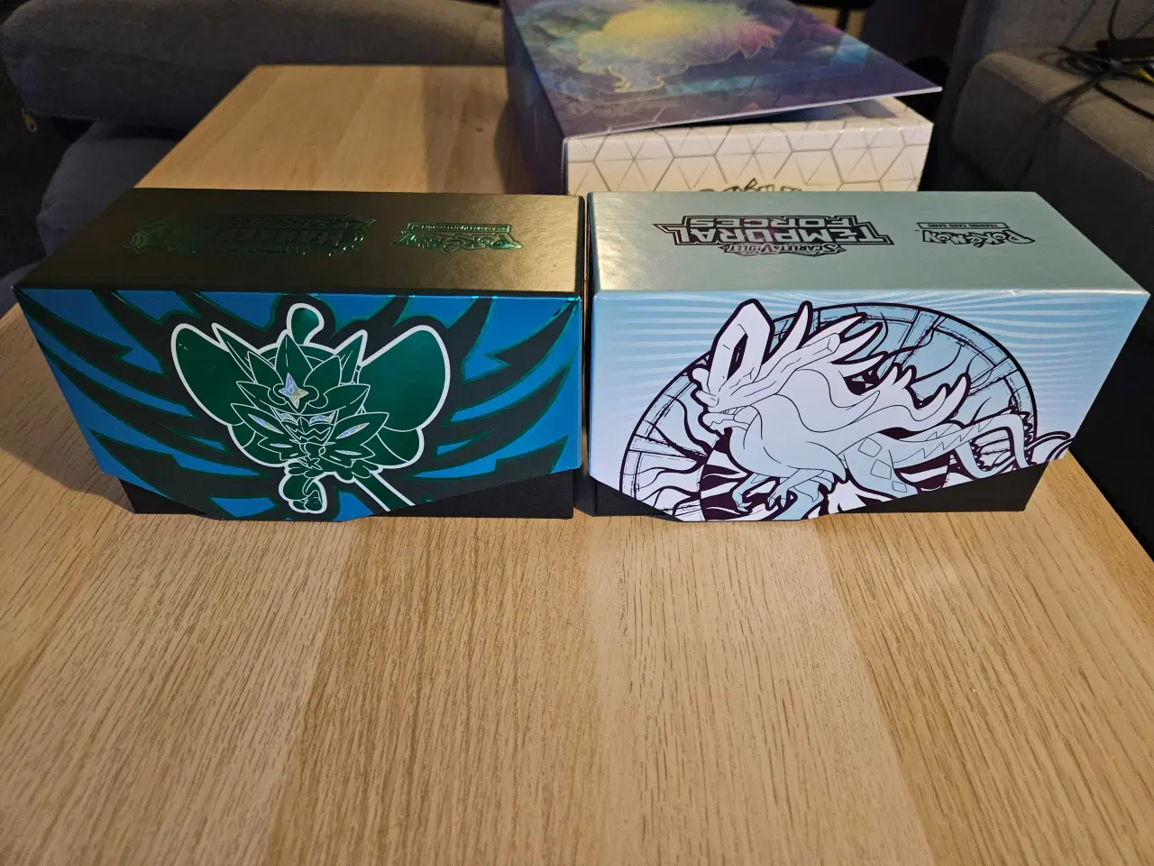 Billede 7 - Stor Pokémon boks fyldt med kort og accessories