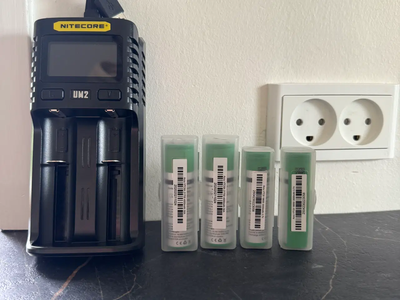 Billede 2 - Nitecore UM2 hurtiglader