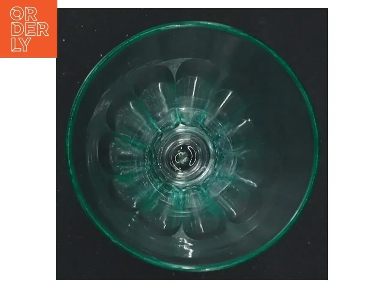 Billede 3 - Hvidvinsglas i grønt glas (str. 13x7 cm)