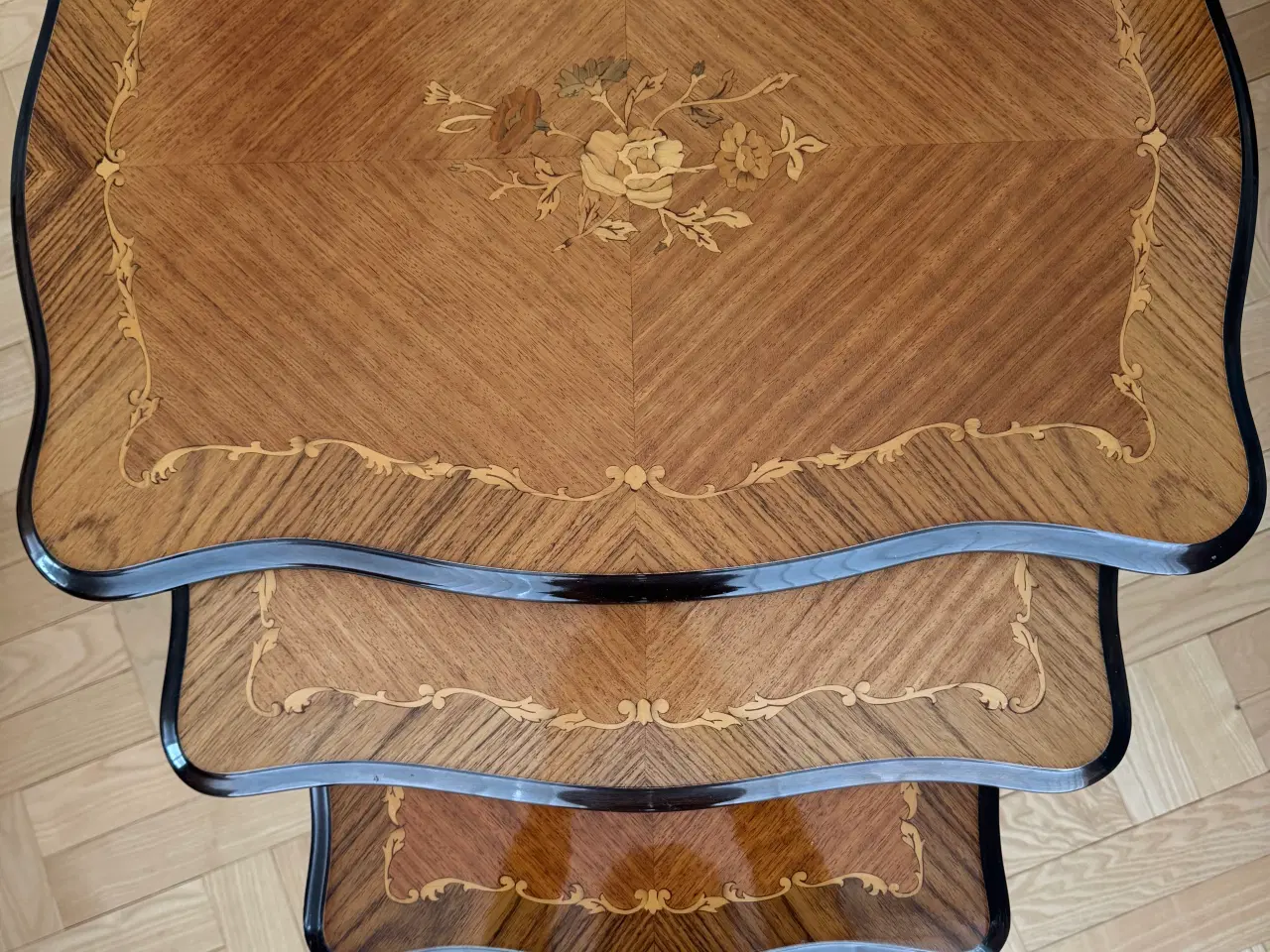 Billede 2 - Indskudsborde - 3 stk. i Rosentræ