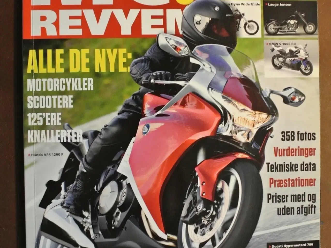 Billede 1 - mc-revyen 2010, red. af john e. sørensen, emne: mo