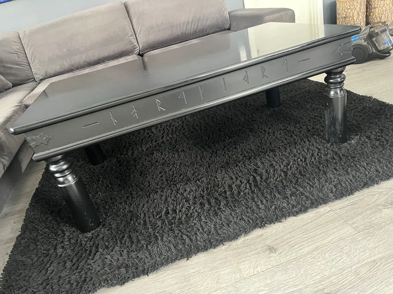 Billede 4 - Sort tæppe til under sofabord
