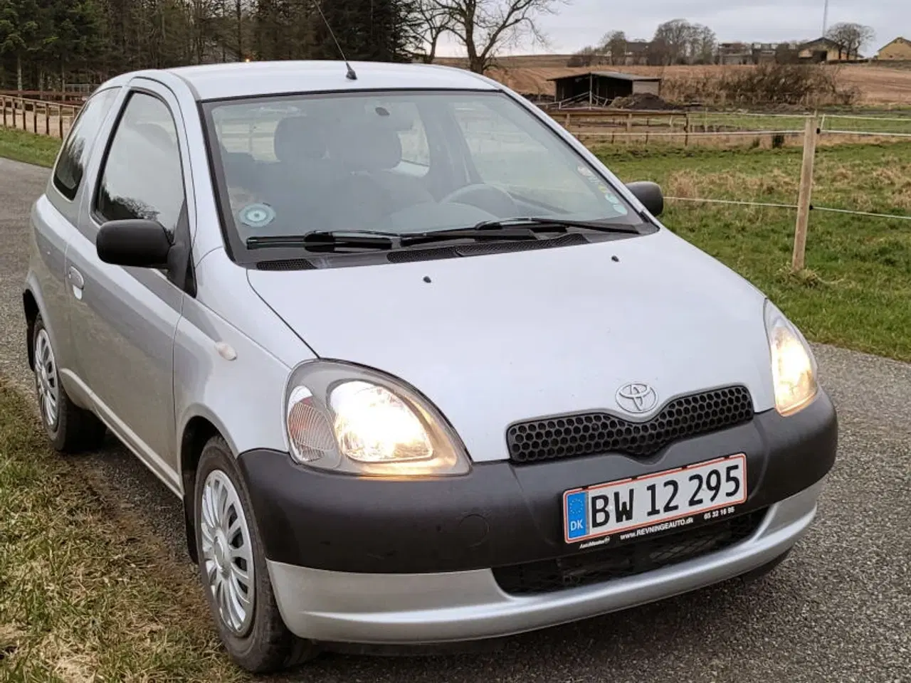 Billede 2 - Toyota Yaris 1.0i VVT-i, Hysterisk velholdt!  