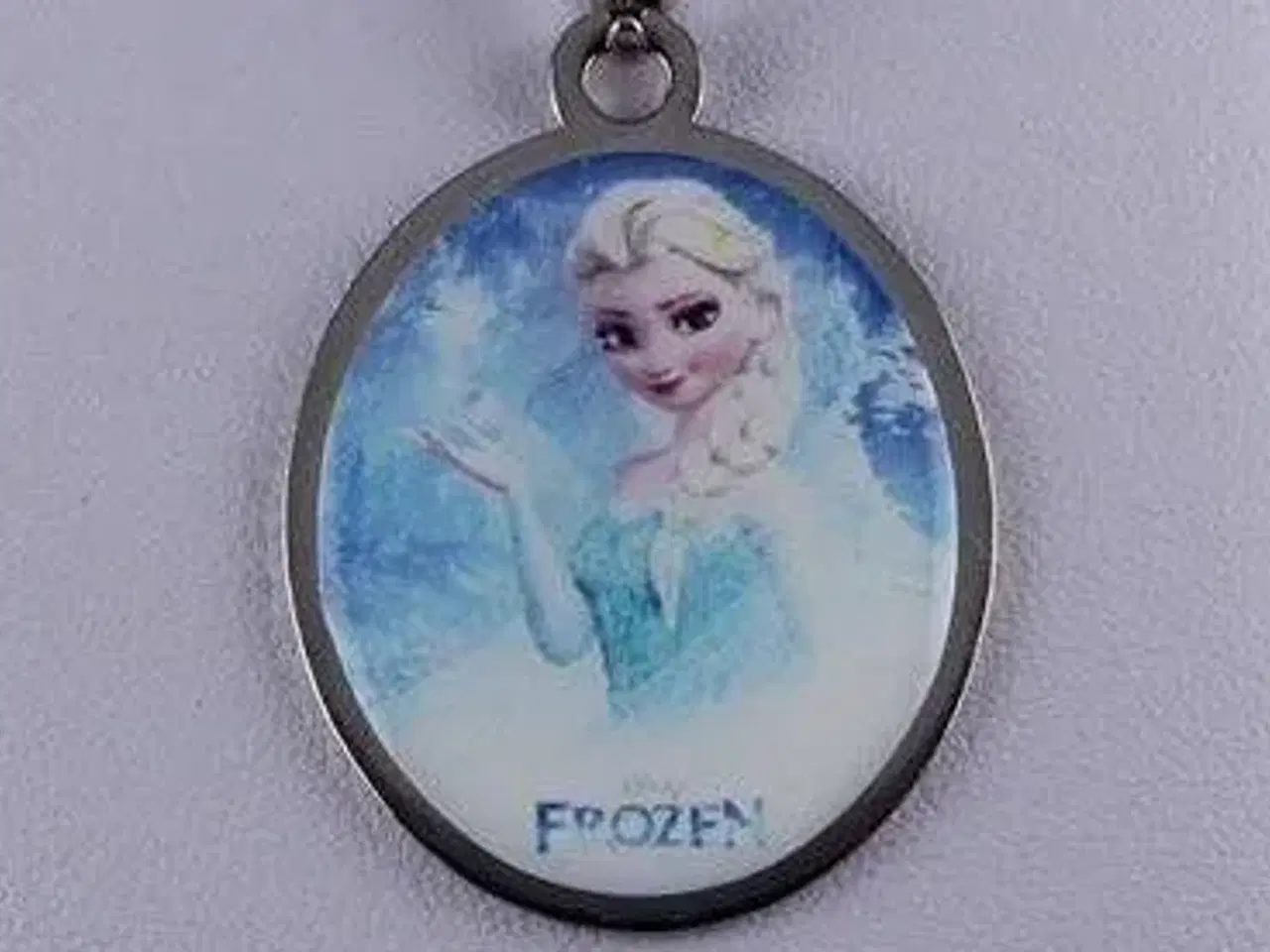 Billede 2 - Frost halskæde med Elsa halskæde 