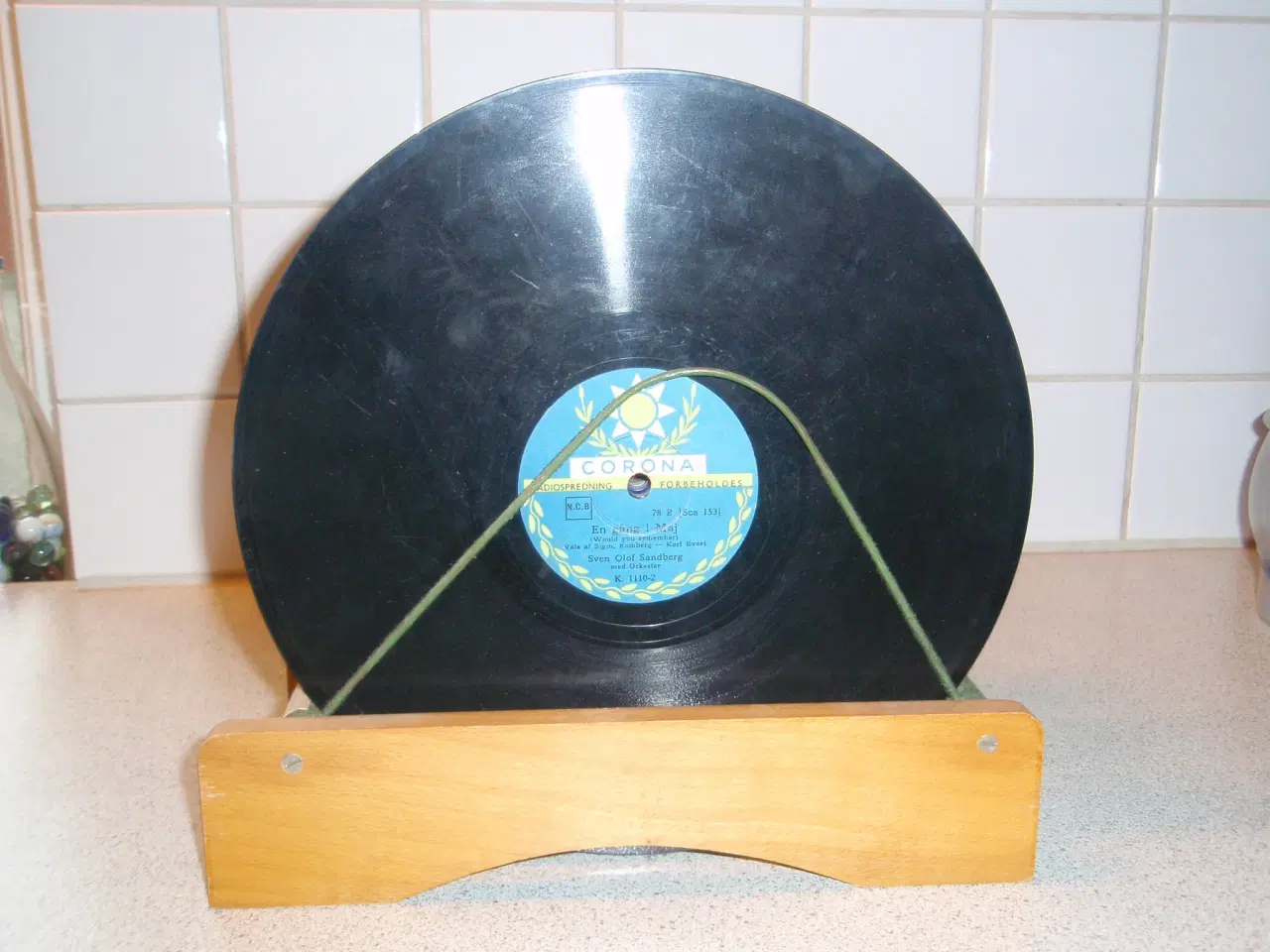 Billede 1 - Gl. stativ  med grammofonplader
