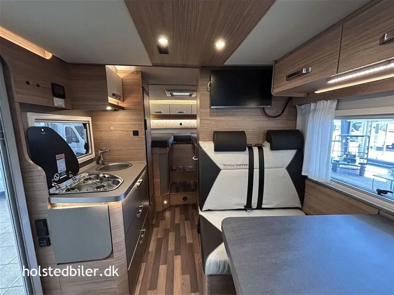 Billede 21 - 2023 - Weinsberg Pepper Edition MEG 640 Suite   Mercedes og 4 sovepladser.