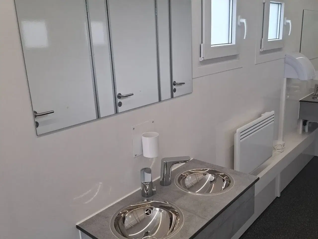 Billede 10 - Type 660: Toiletvogn med 8 toiletter