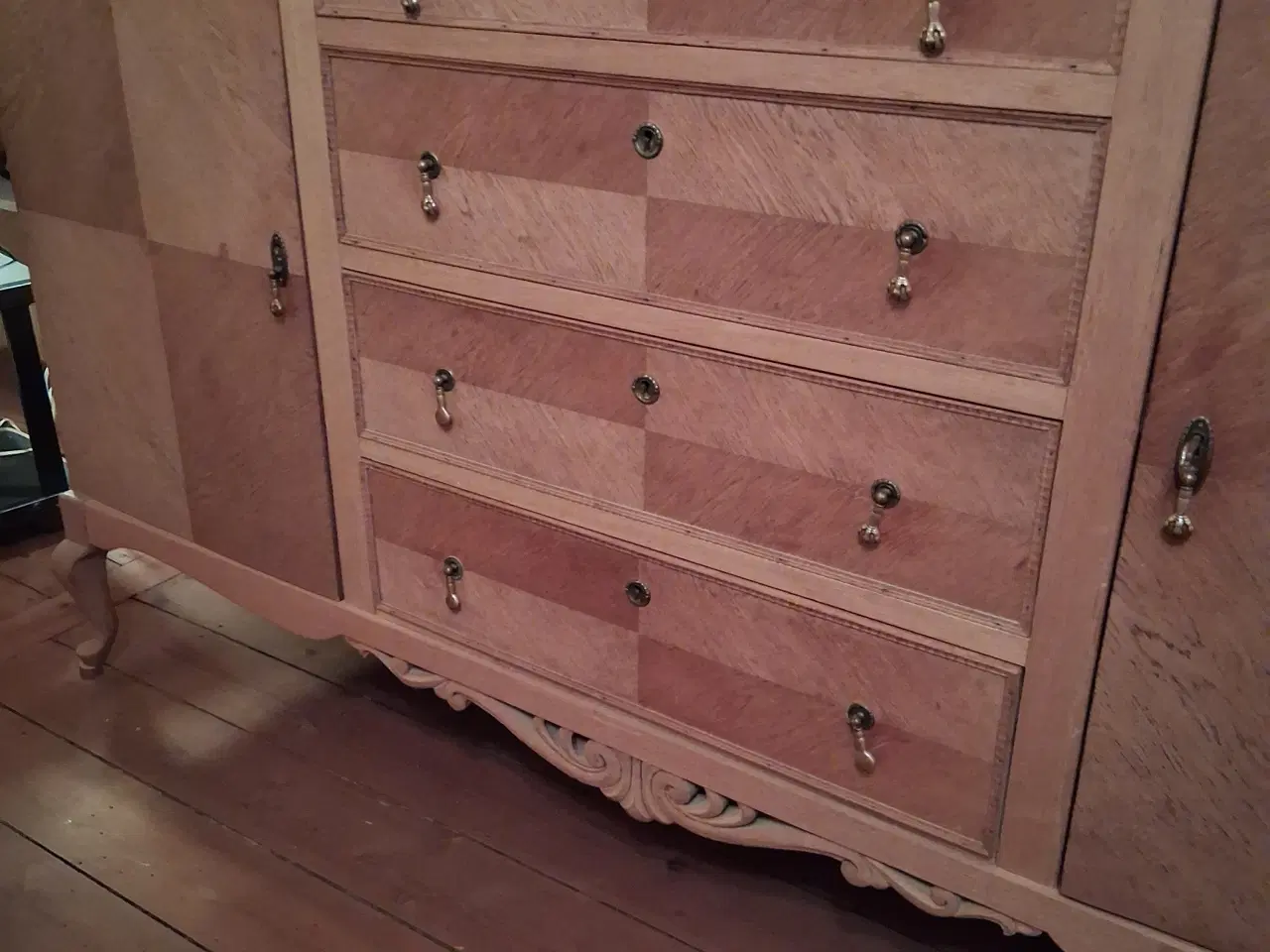 Billede 2 - Skænk, dækketøjs skab