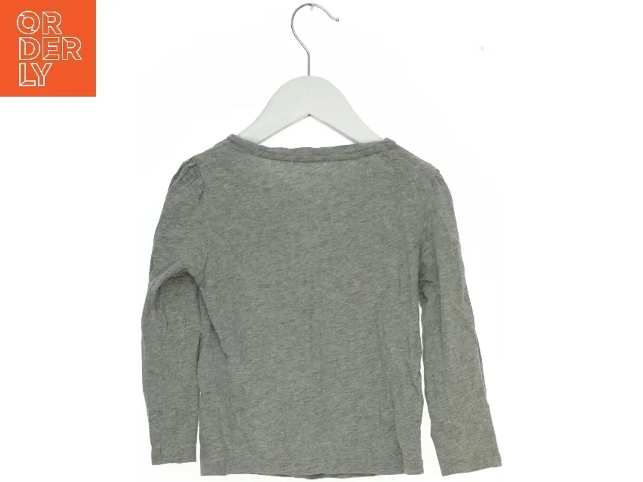 Billede 2 - Grå bluse med hjerte fra Babygap (str. 104)