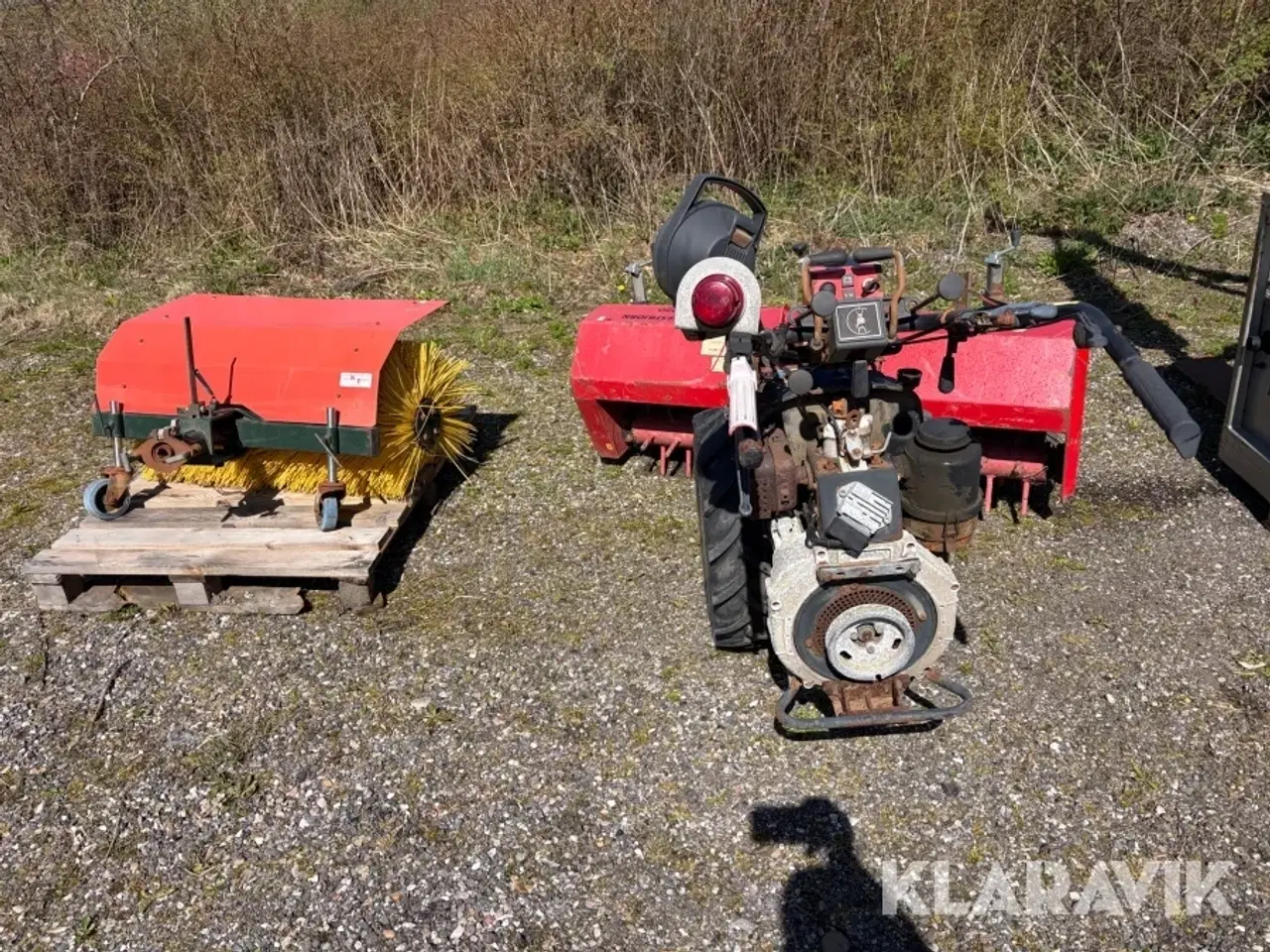 Billede 4 - Redskabsbærer Goldini 140 AB2 - Diesel - med stenrive og kost