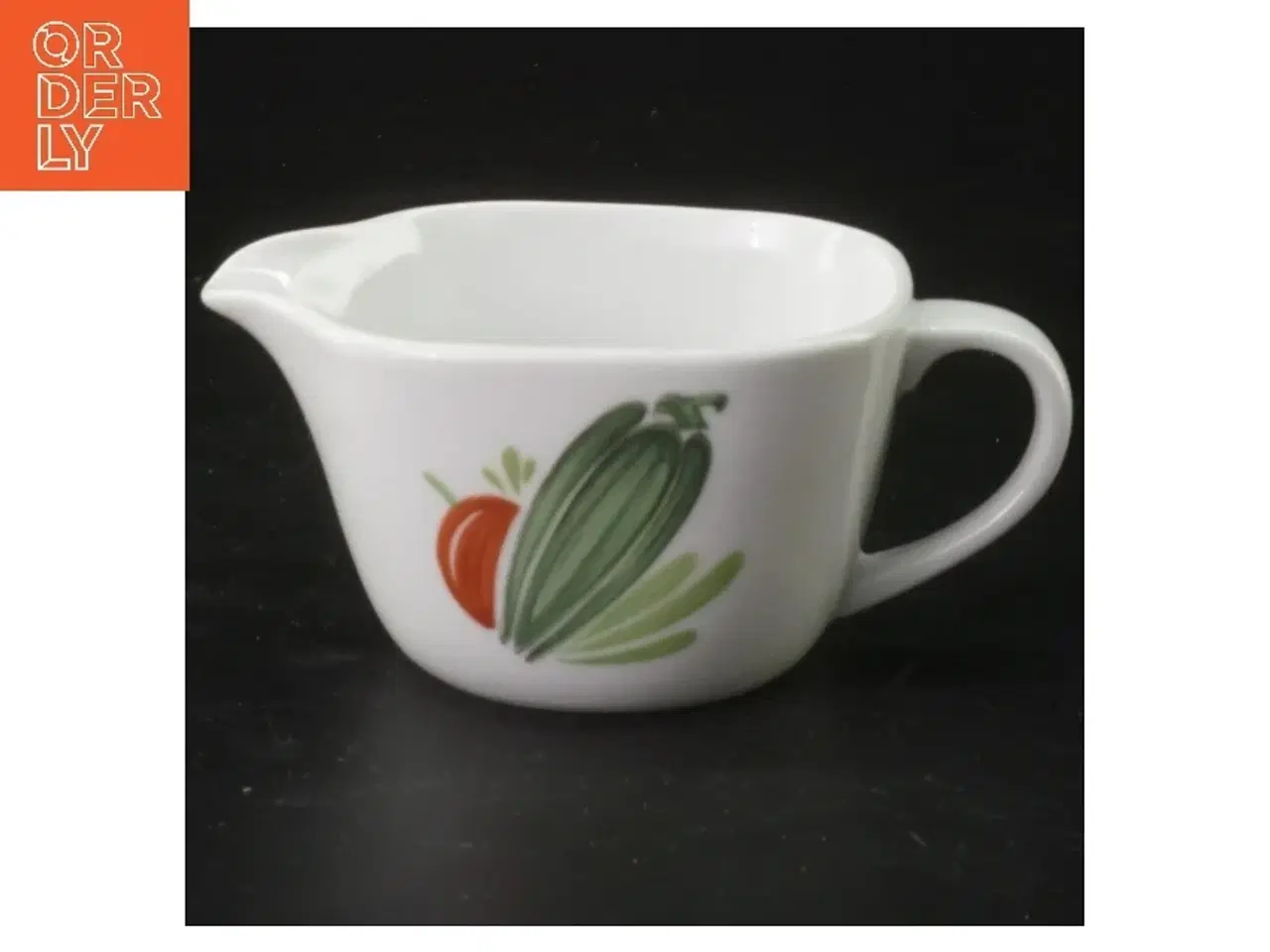 Billede 1 - Lille flødekande med grøntsagsmotiv fra Lyngby (str. 8 cm)