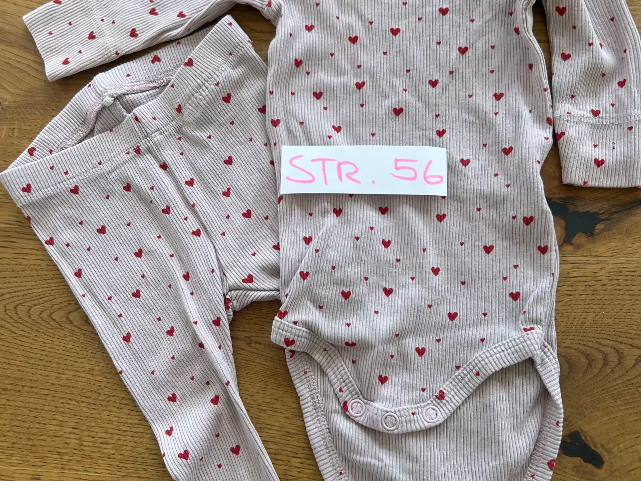 Billede 6 - Babytøj til pige str 56