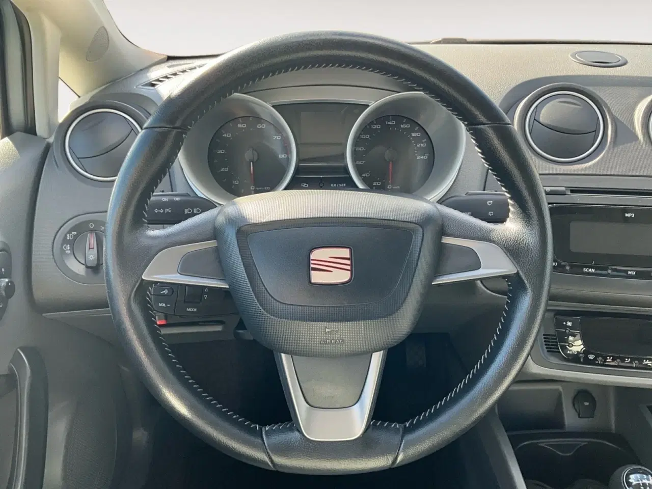 Billede 10 - Seat Ibiza 1,4 16V 85 Reference