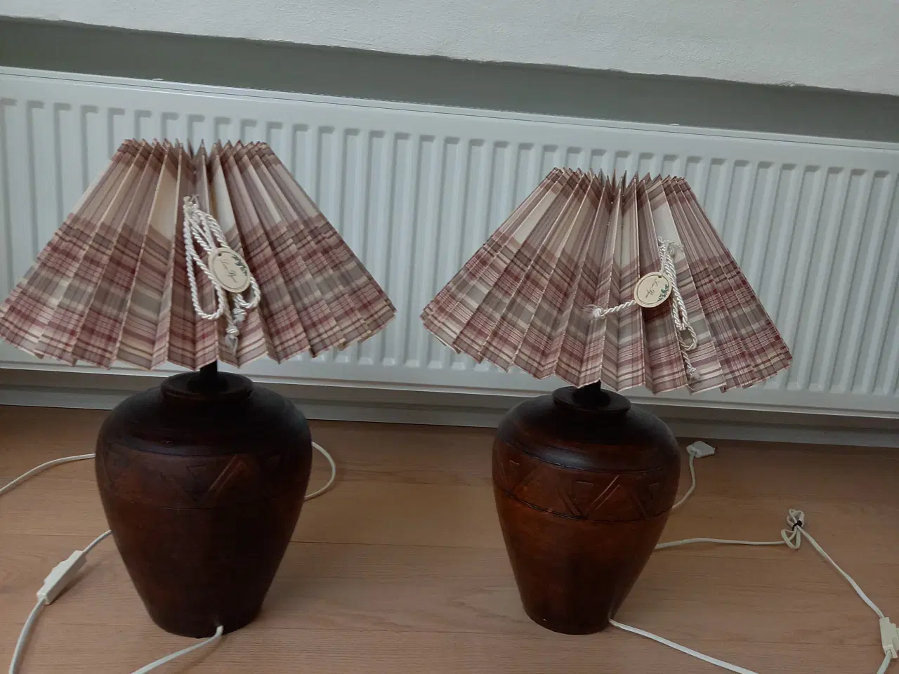 Billede 1 - 2 stk. flotte bordlamper med Lene Bjerre skærme