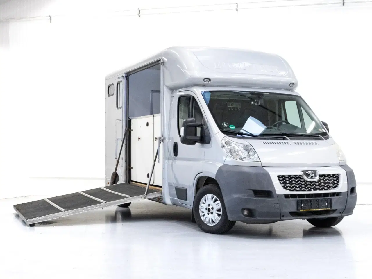 Billede 1 - Peugeot Boxer 335 2,2 HDi 120 Hestetransporter L3