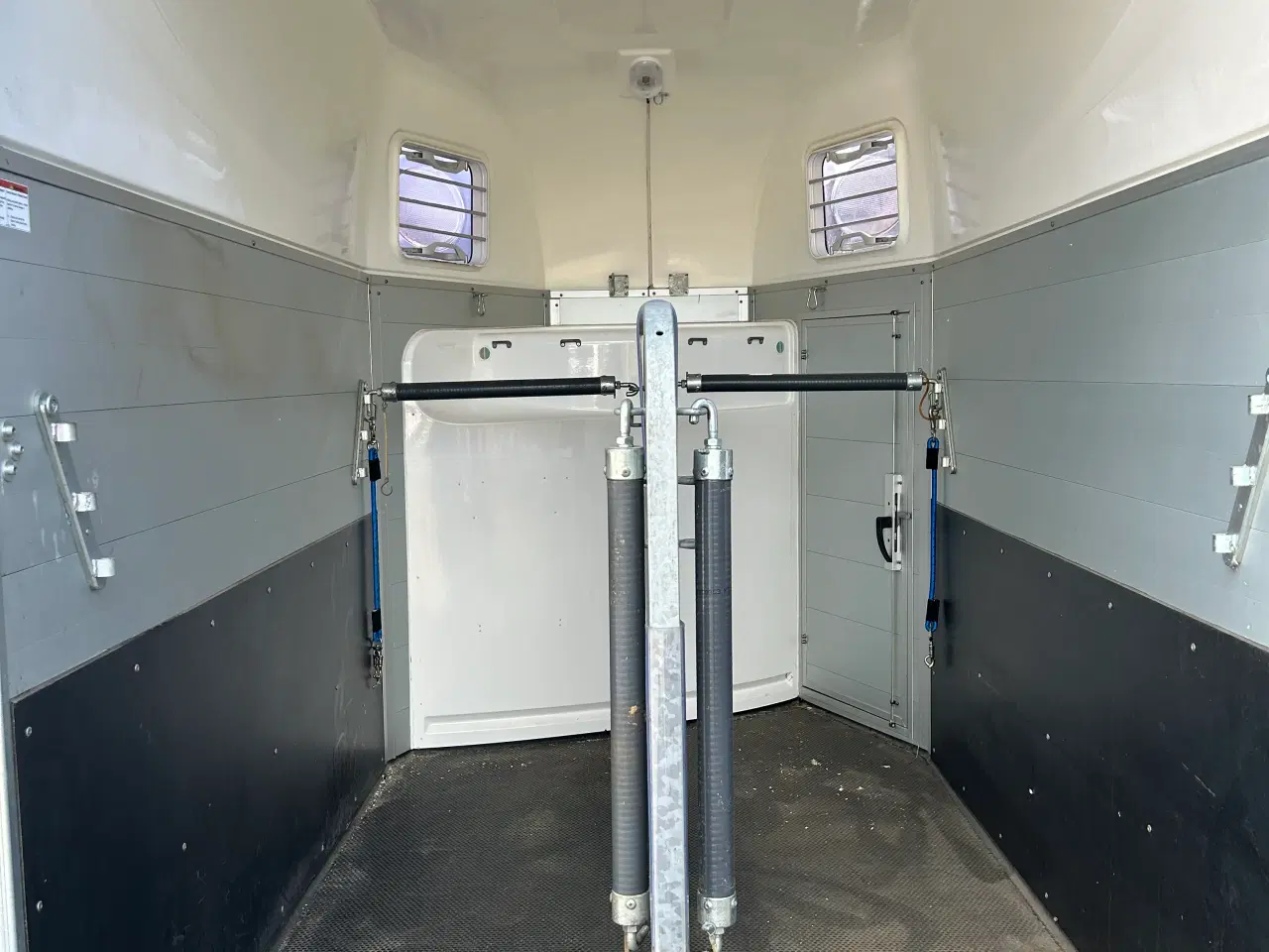 Billede 7 - Humbaur Equitos 2000 hestetrailer