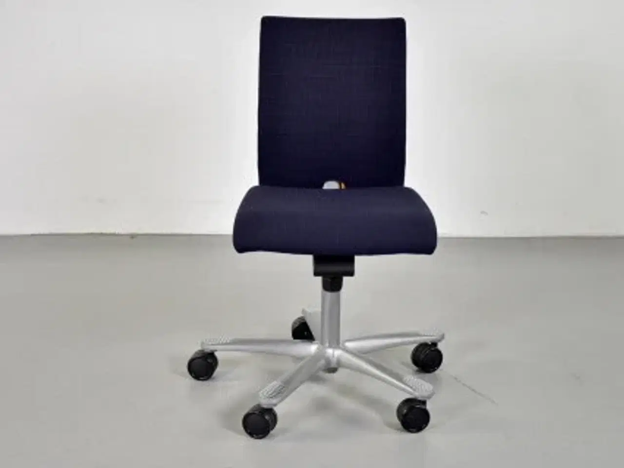 Billede 1 - Häg h04 credo 4200 kontorstol med sort/blå polster og alugråt stel