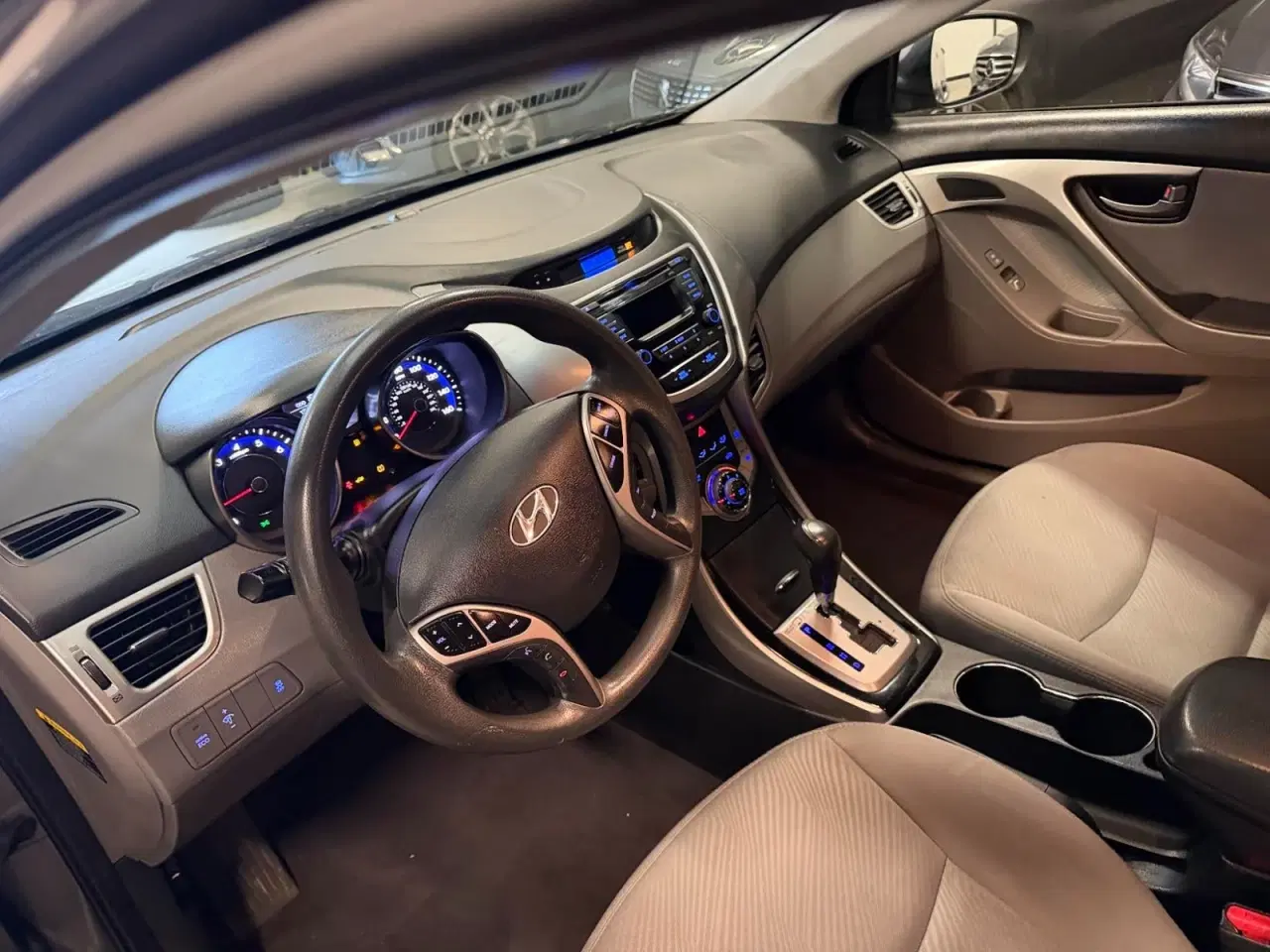 Billede 11 - Hyundai Elantra 1,8 aut.