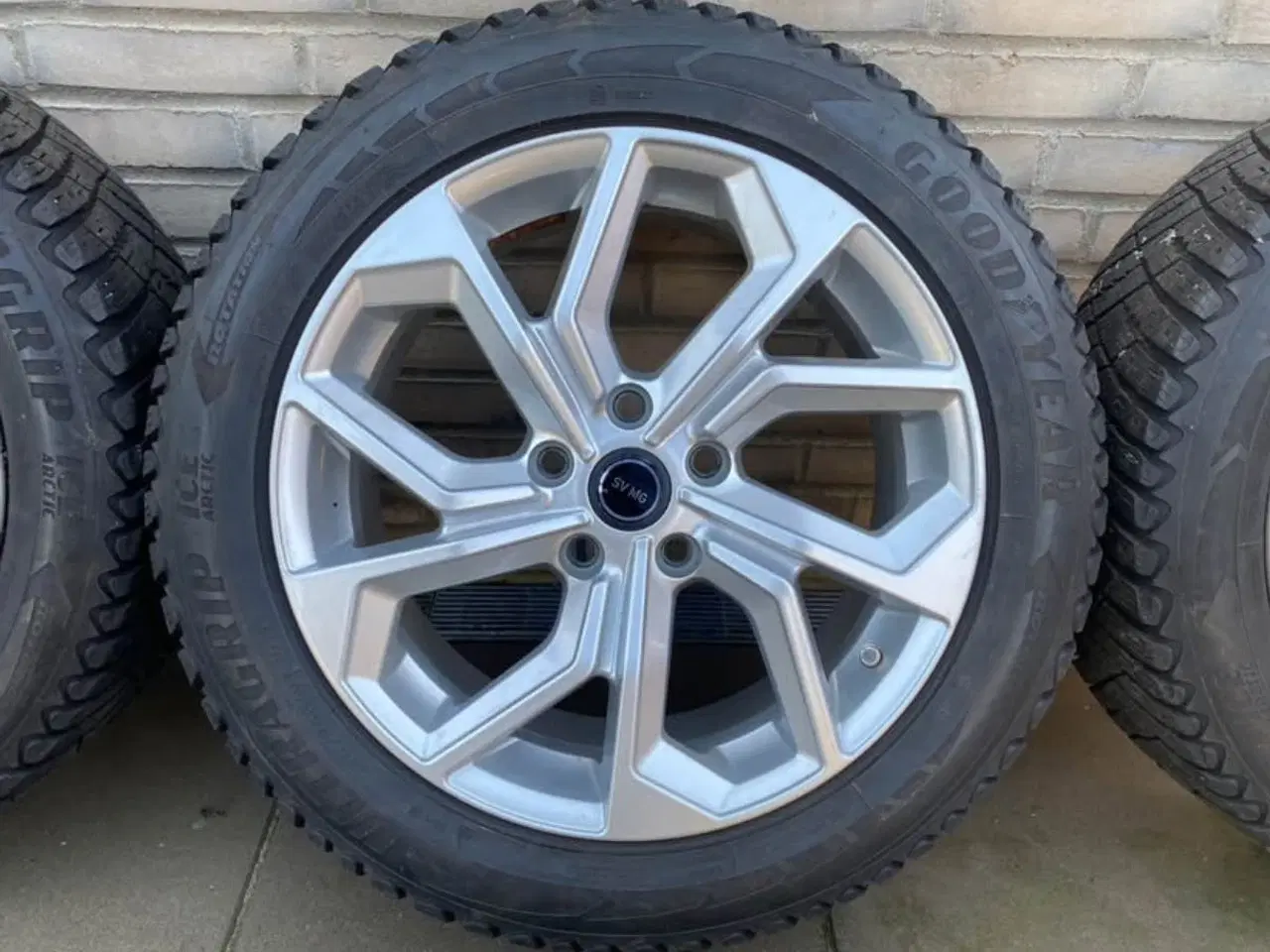 Billede 6 - 18” Goodyear vinterdæk på fælge - fremstår næsten 