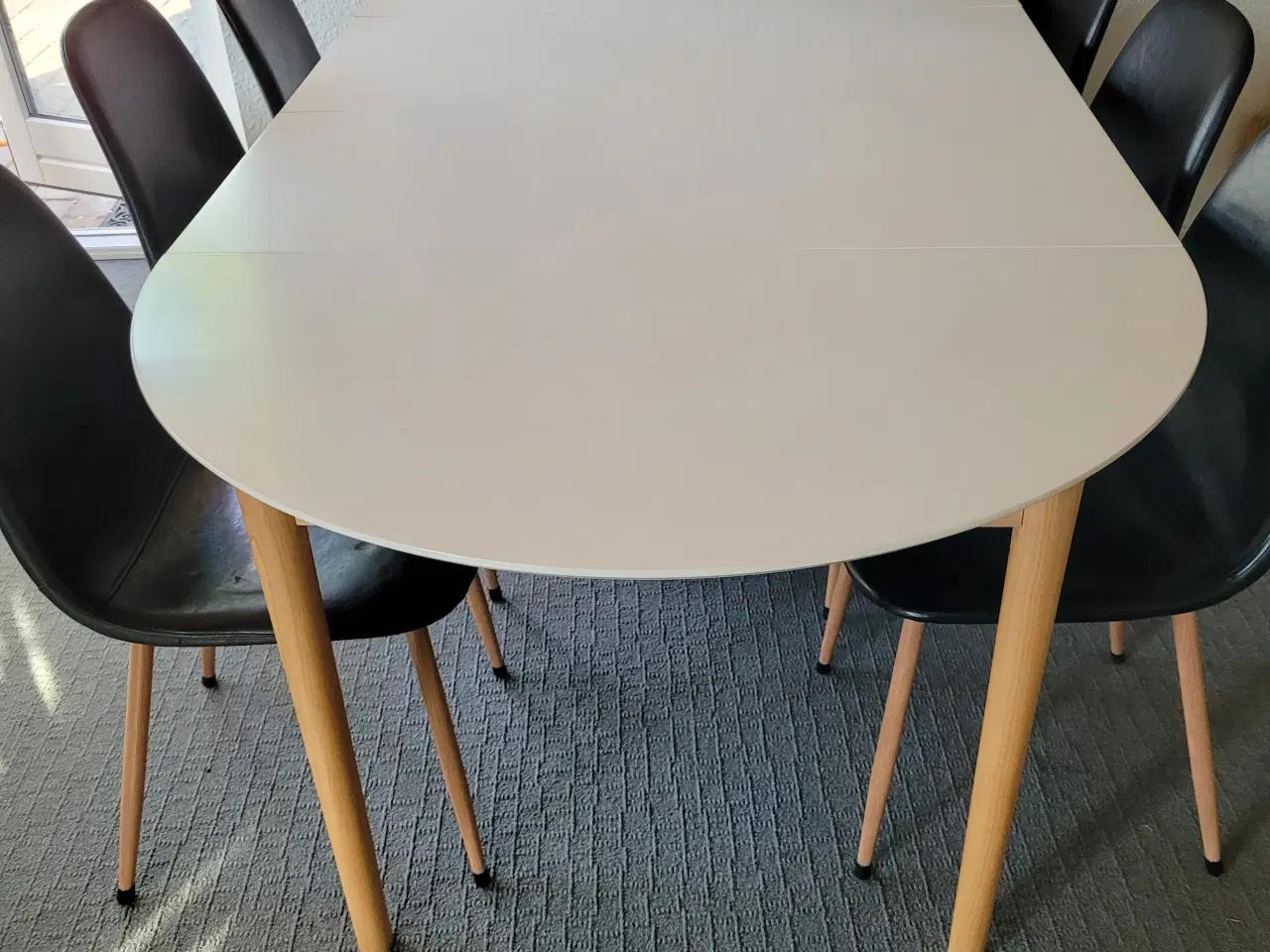 Billede 4 - Spisebord og stole