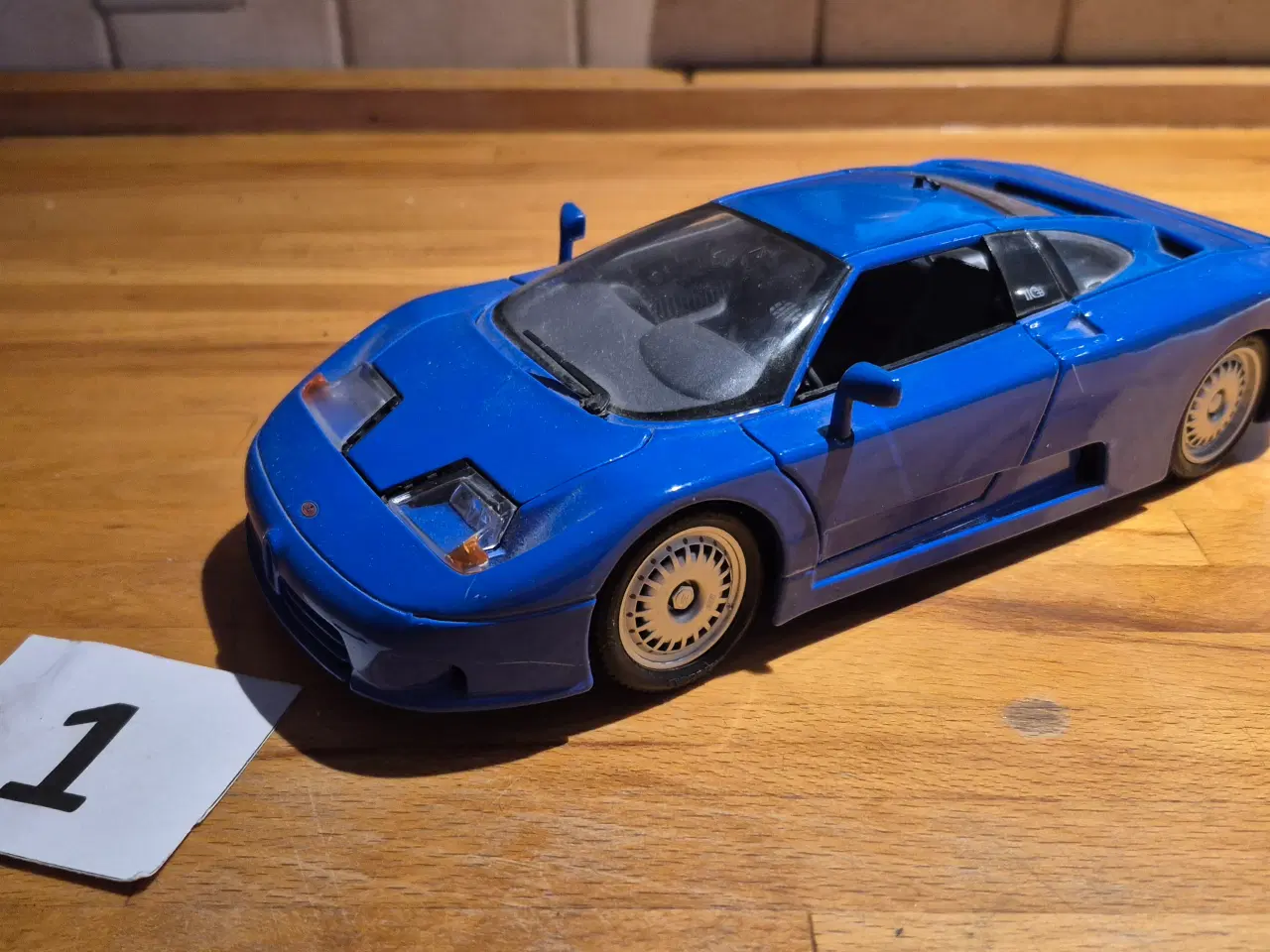 Billede 3 - Modelbiler bl. a. Blå Bugatti 1:18