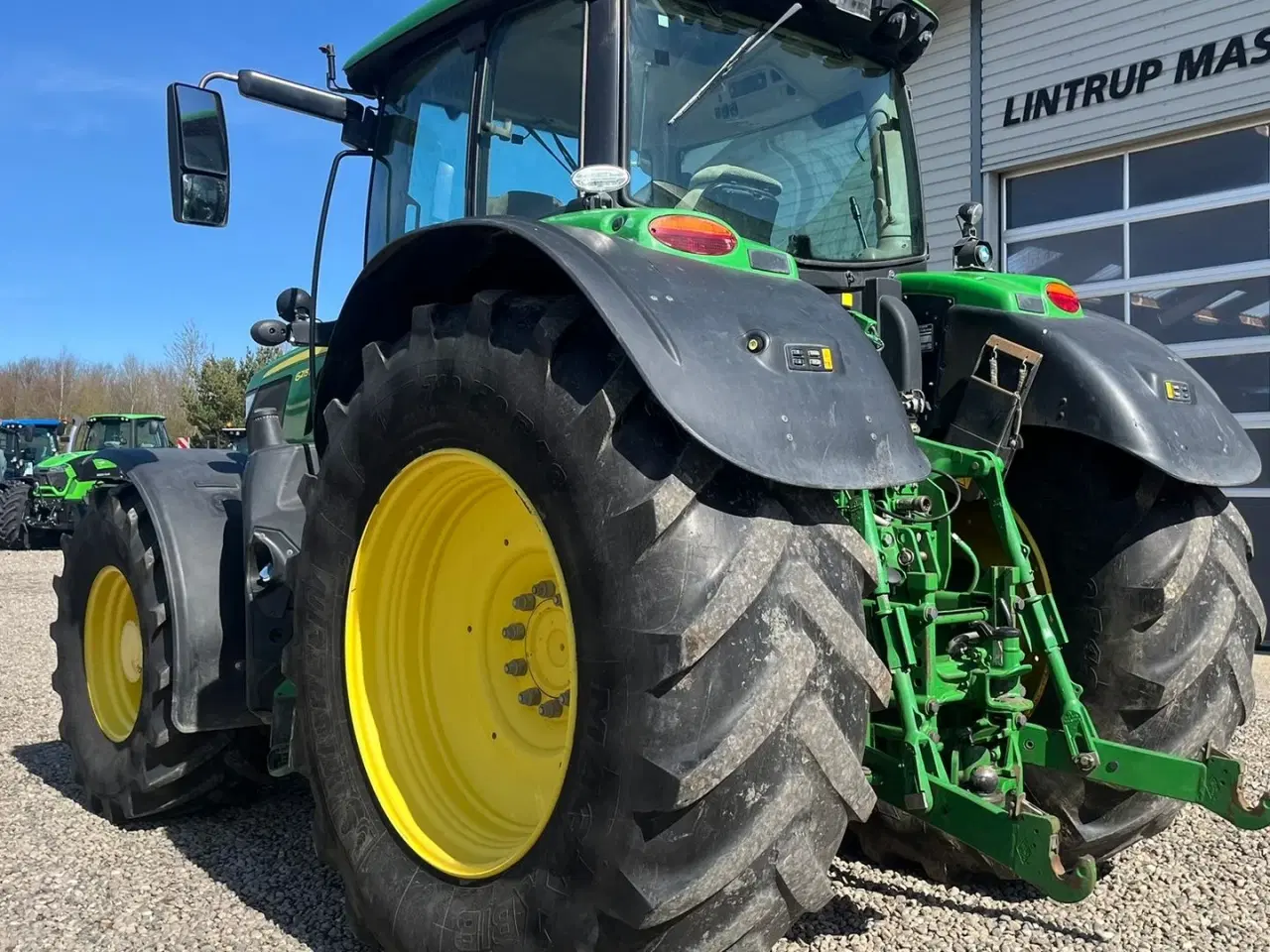 Billede 10 - John Deere 6215R Med frontlift og front PTO på