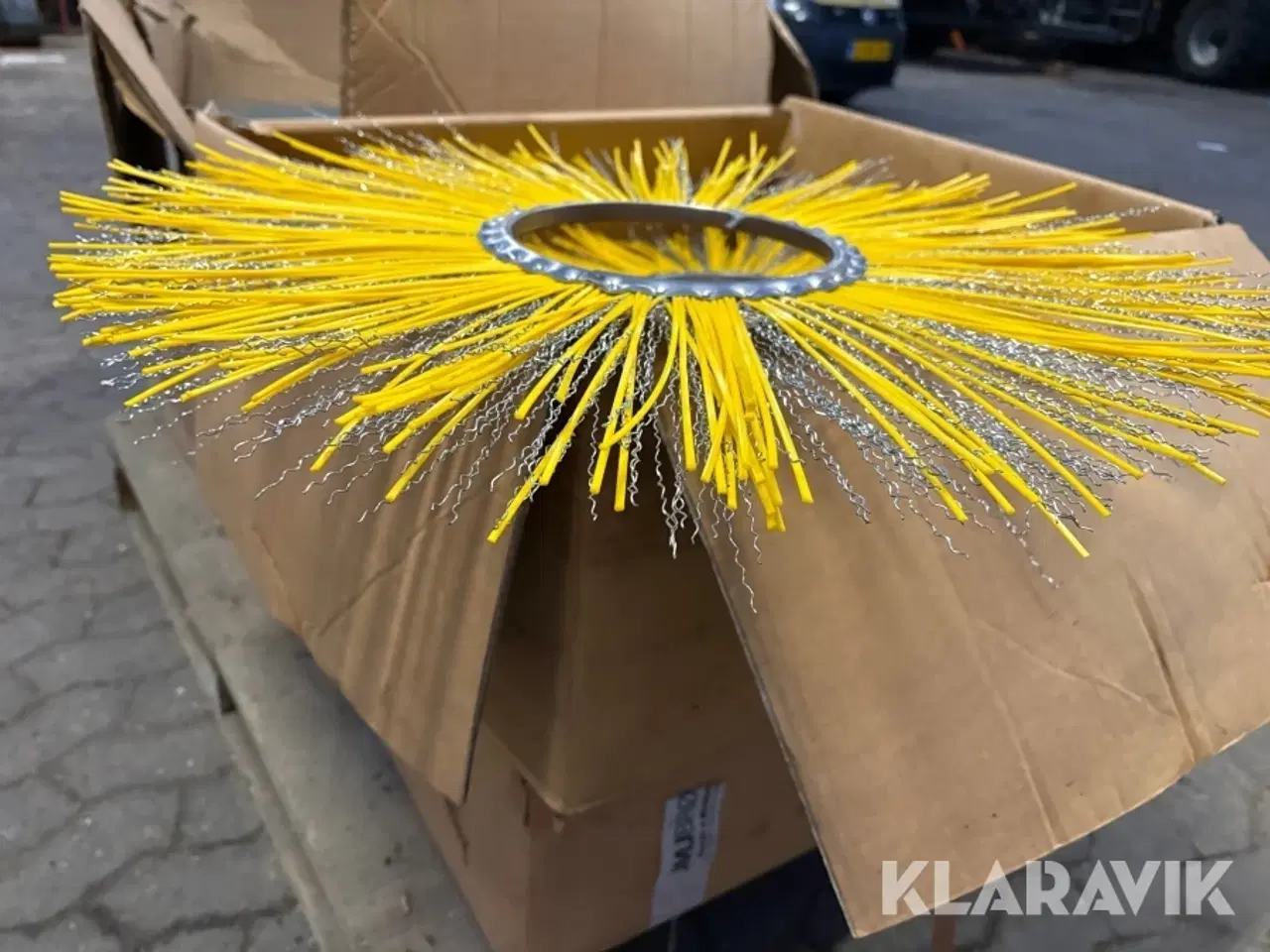 Billede 10 - Børster - hul-diameter 17,5