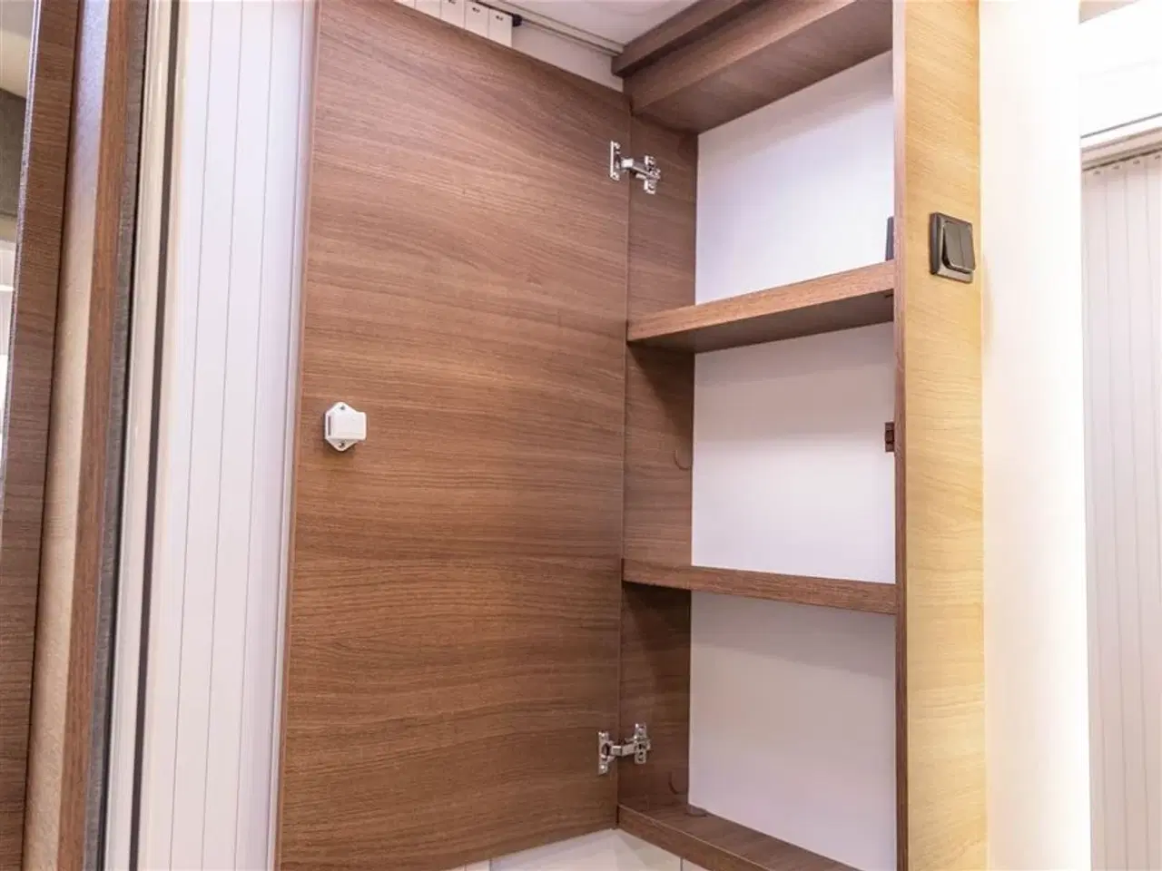 Billede 35 - 2026 - Benimar Mileo 268 Skandinavisk design og komfort året rundt