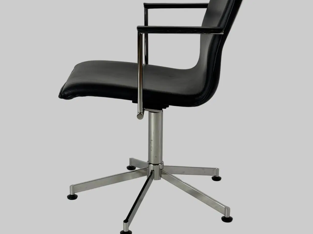 Billede 4 - Magnus Olesen Inferno Stol m. Armlæn – Sort Læder