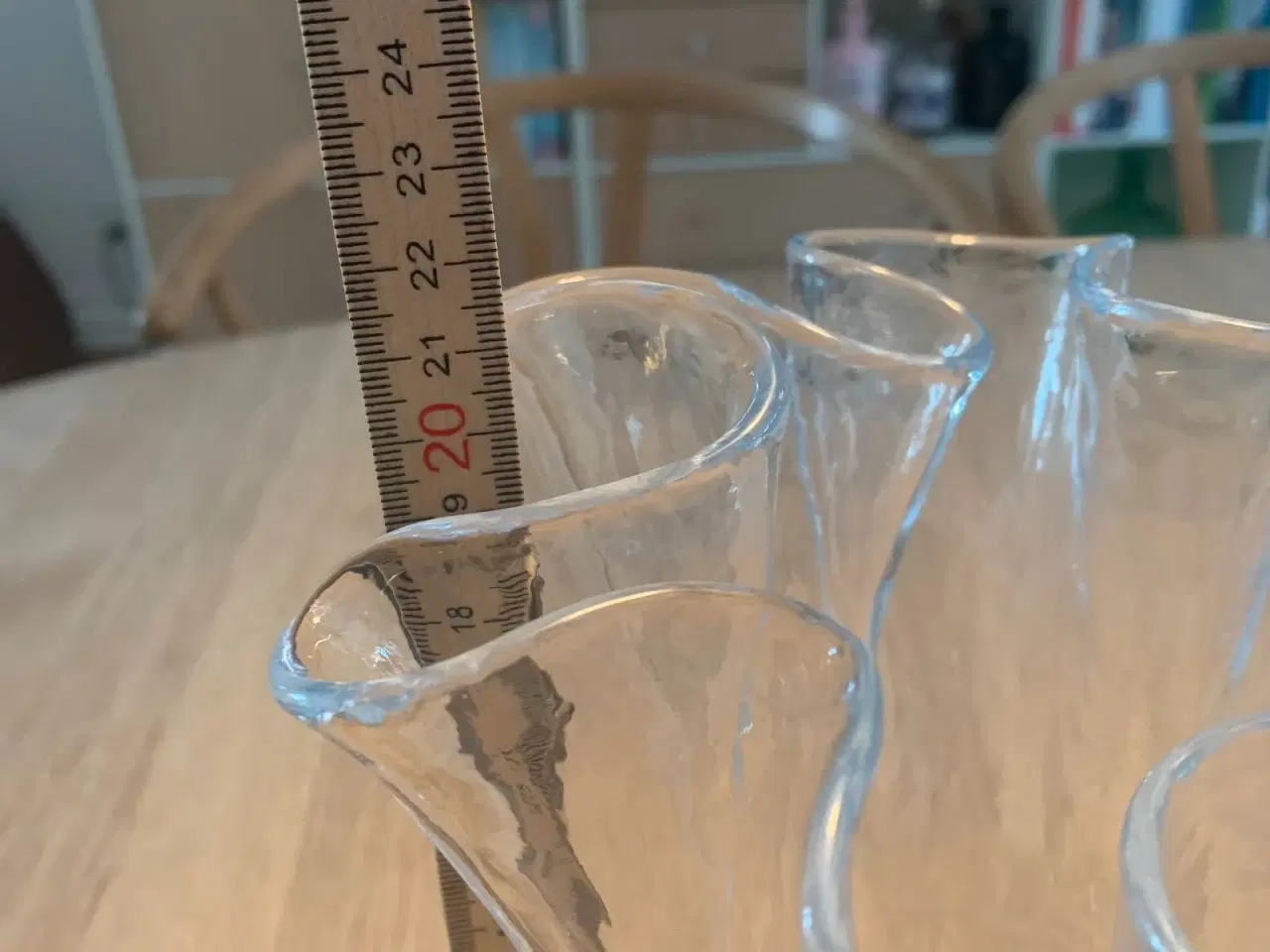 Billede 4 - Tulipanvase i klar riflet glas