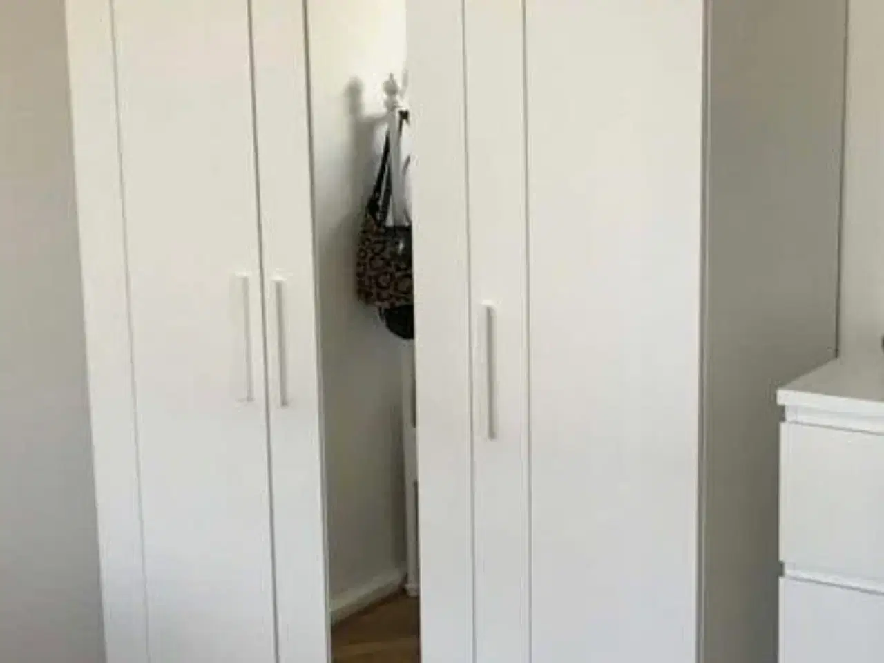 Billede 1 - Brimnes garderobeskab fra IKEA 
