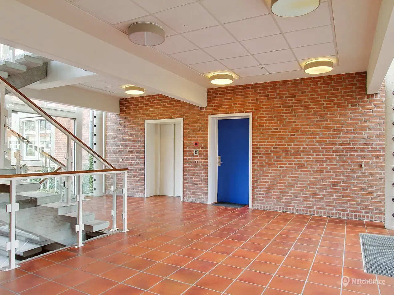 Billede 10 - Kontor tæt på S-tog